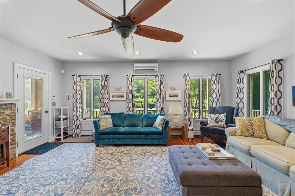 476 Sconticut Neck Rd, Fairhaven MA 02719 photo 3