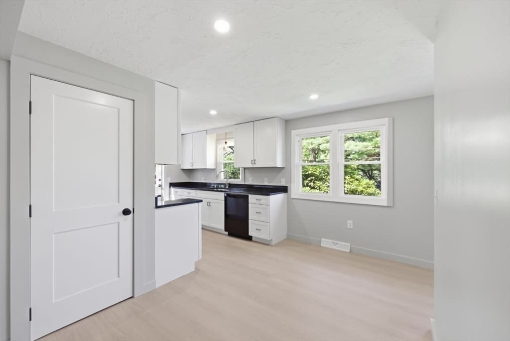 71 Beech St, Palmer MA 01069 photo 13