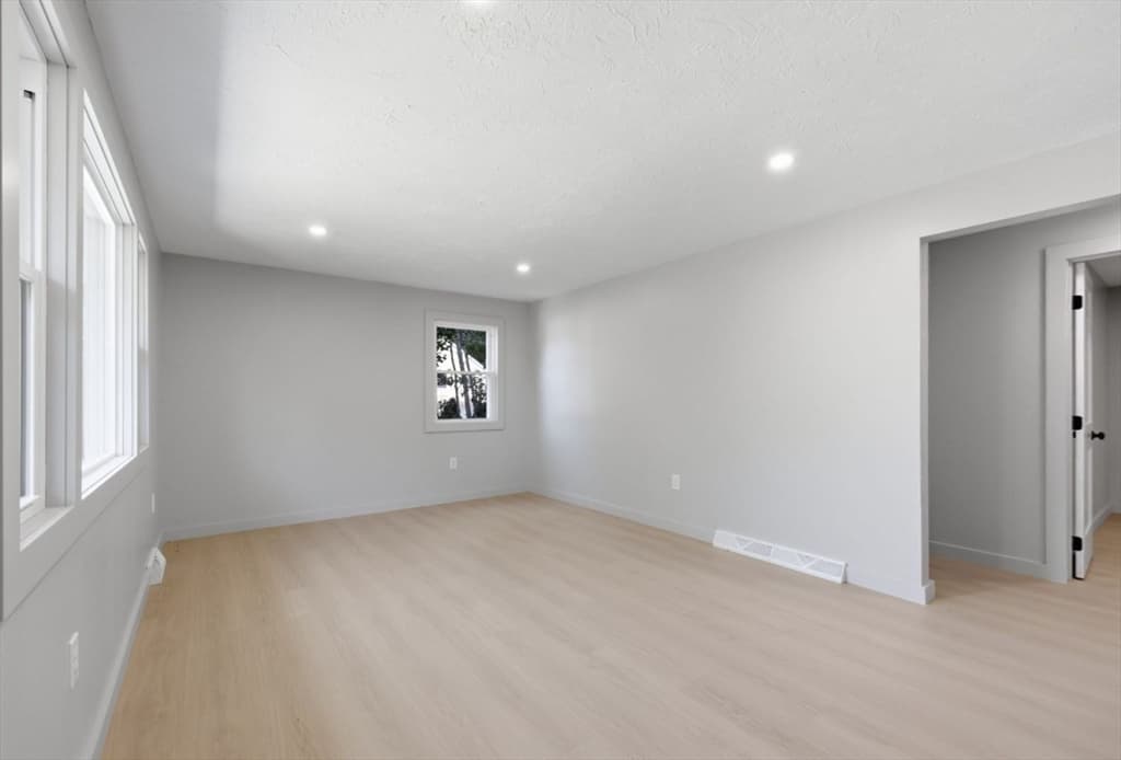 71 Beech St, Palmer MA 01069 photo 17