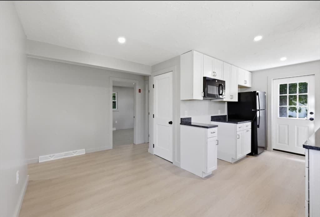 71 Beech St, Palmer MA 01069 photo 5