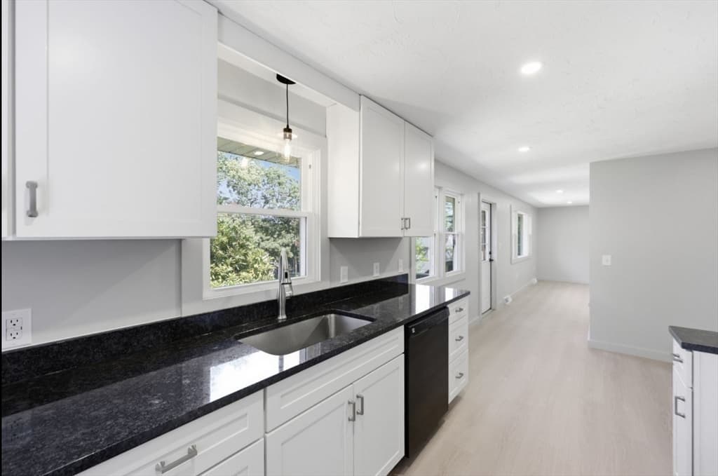 71 Beech St, Palmer MA 01069 photo 9