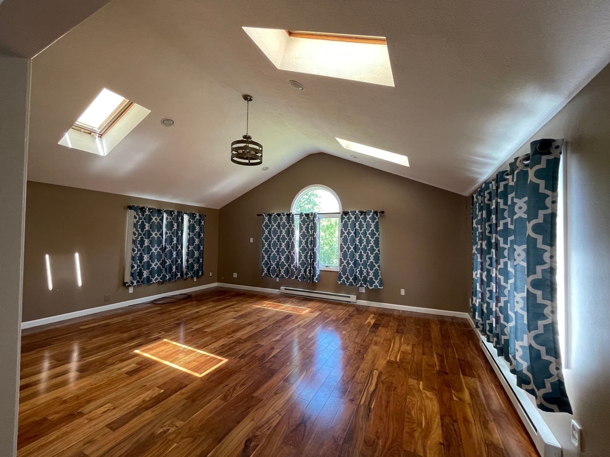 Single Family Residence at 55 Barbara Ave, Auburn MA 01501, photo 9 of 41