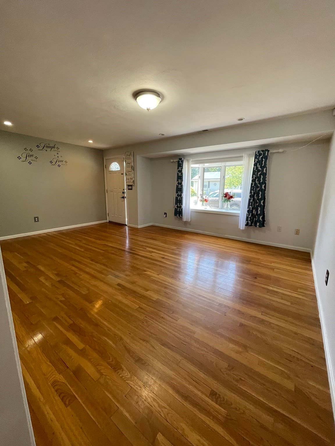 Single Family Residence at 55 Barbara Ave, Auburn MA 01501, photo 4 of 41