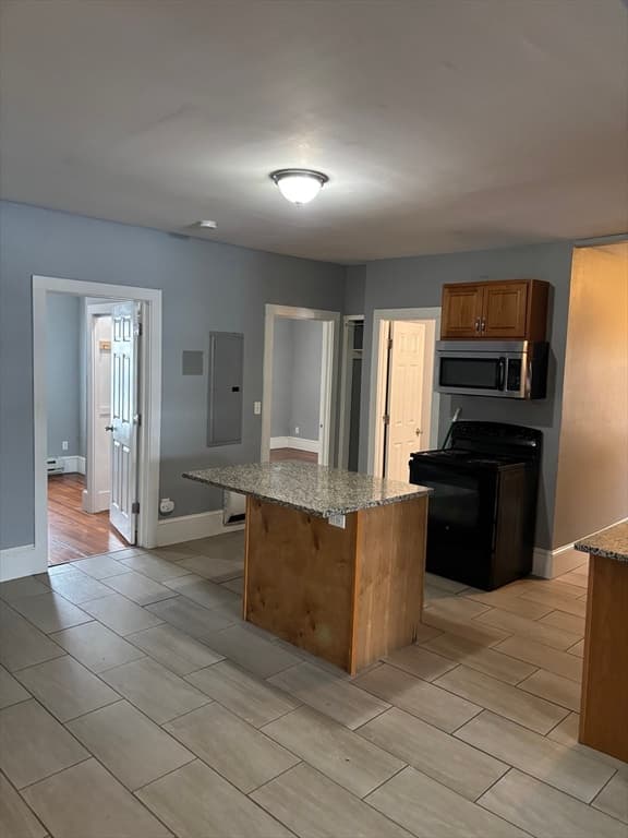 32 Nassau St, Chicopee MA 01013 photo 8