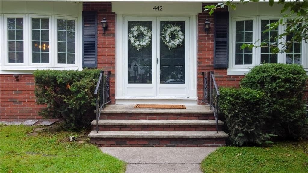 442 Eastview Ave, Somerset MA 02726