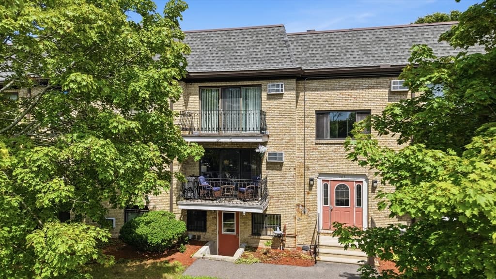 Condominium at 303 Pawtucket Blvd # 14, Lowell MA 01854, photo 2 of 23