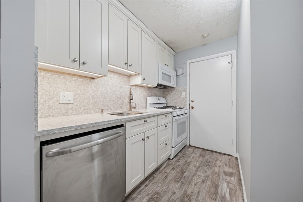 Condominium at 303 Pawtucket Blvd # 14, Lowell MA 01854, photo 10 of 23