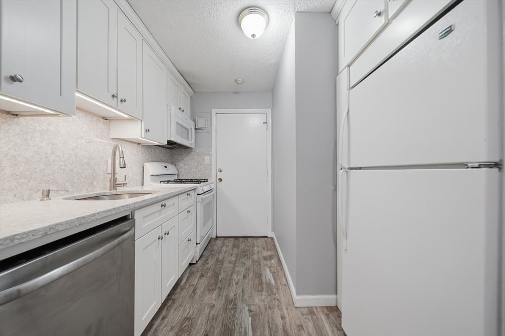 Condominium at 303 Pawtucket Blvd # 14, Lowell MA 01854, photo 11 of 23