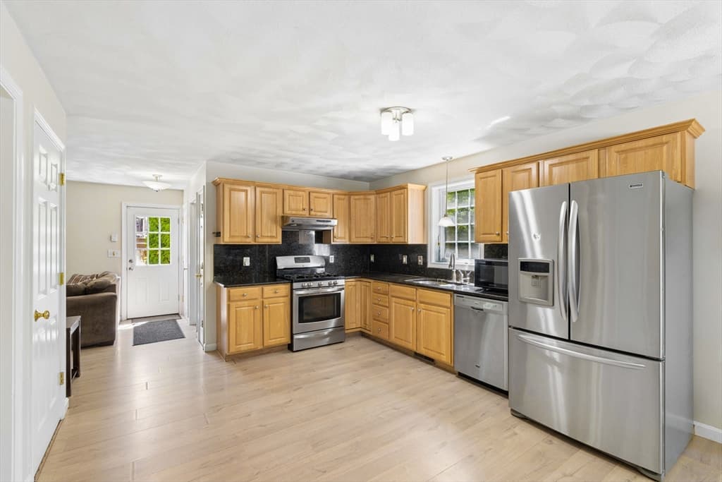 9 Perron Way, Lowell MA 01854 photo 13