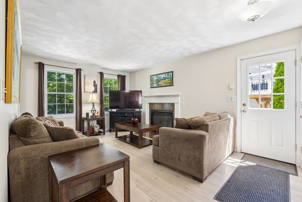 9 Perron Way, Lowell MA 01854 photo 9