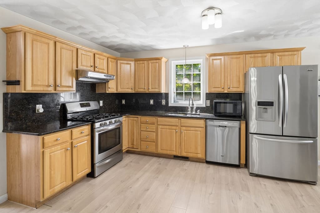 9 Perron Way, Lowell MA 01854 photo 14