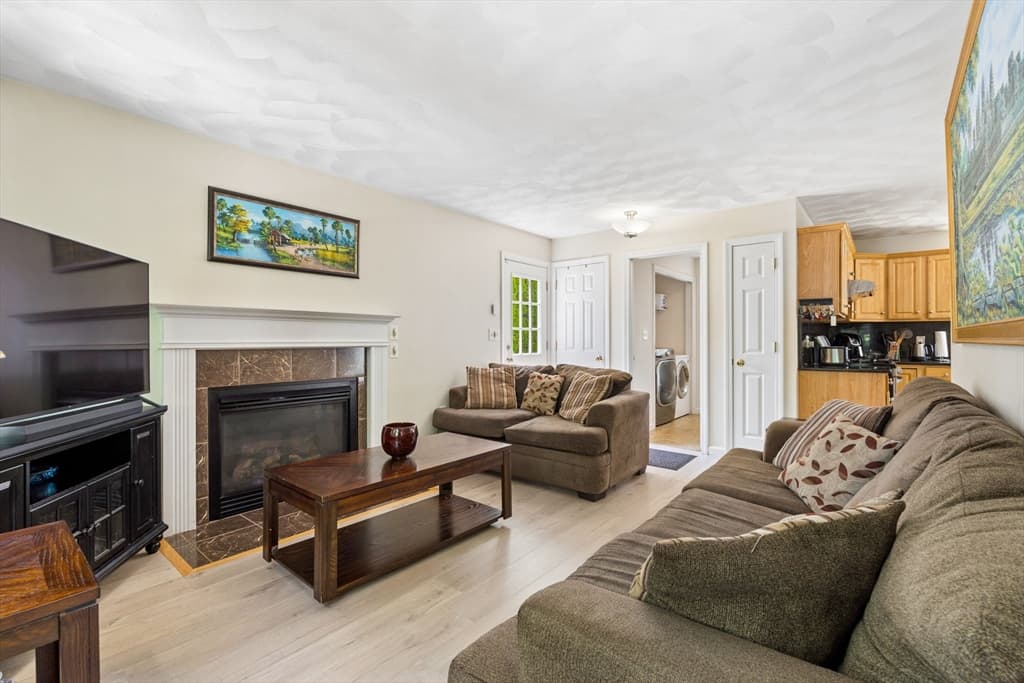 9 Perron Way, Lowell MA 01854 photo 8