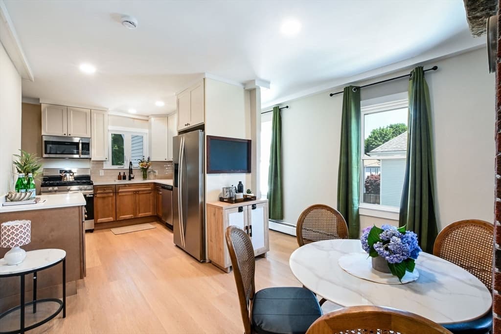 321 Arnold St, New Bedford MA 02740 photo 5
