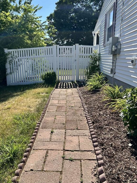 8 Patterson, Westfield MA 01085 photo 2