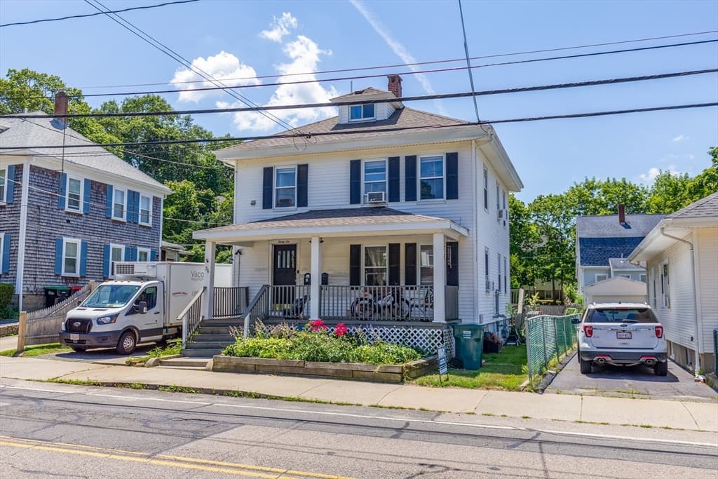 36 Oak St, Plymouth MA 02360
