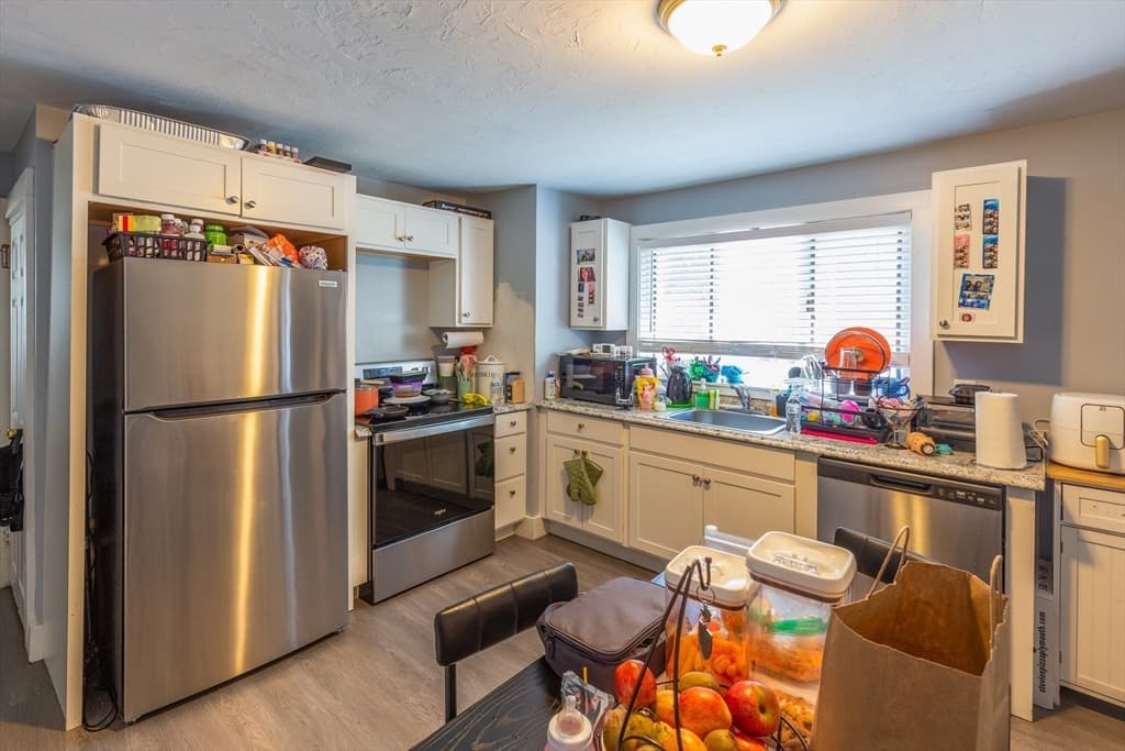 36 Oak St, Plymouth MA 02360 photo 4