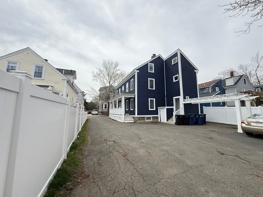11 Barton St, Salem MA 01970 photo 2