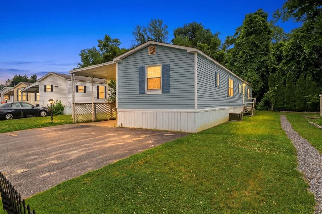 556 Central # 106, Leominster MA 01453