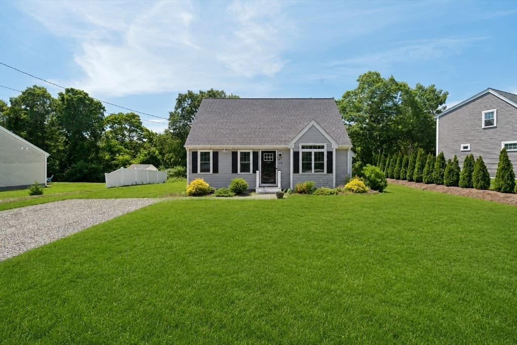 140 Broken Bow Ln, Falmouth MA 02536 photo 3
