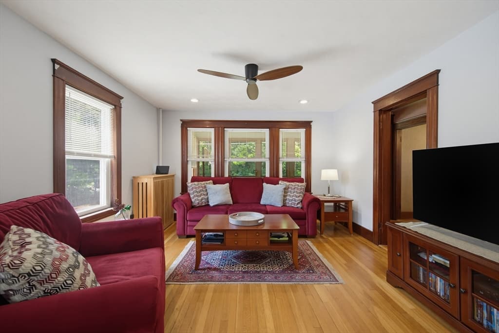 413 Goldthwaite Rd, Northbridge MA 01588 photo 3