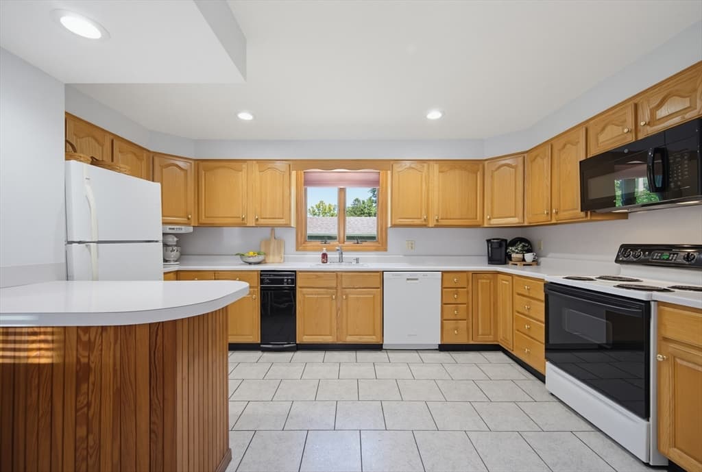 413 Goldthwaite Rd, Northbridge MA 01588 photo 10