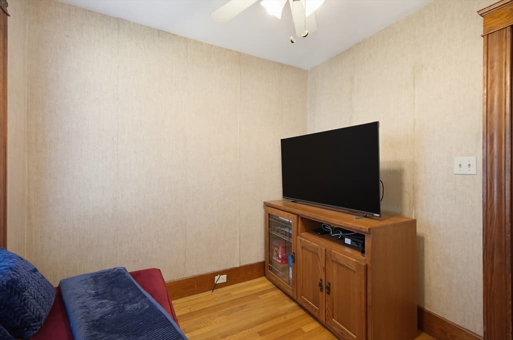 413 Goldthwaite Rd, Northbridge MA 01588 photo 8