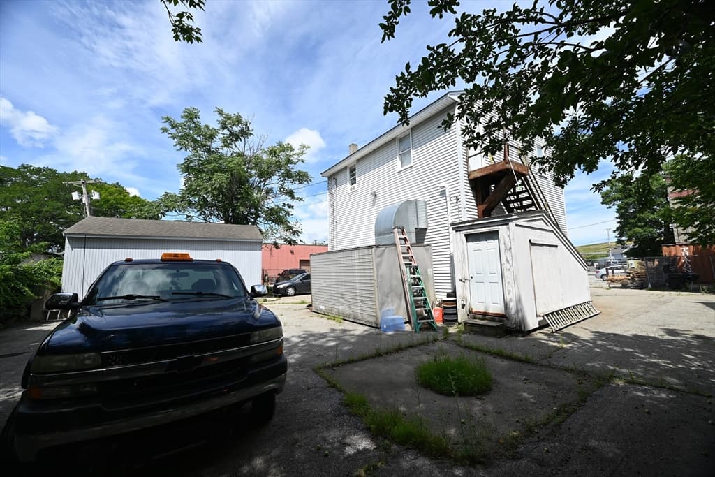 39 Wilbur St, Lowell MA 01851 photo 6