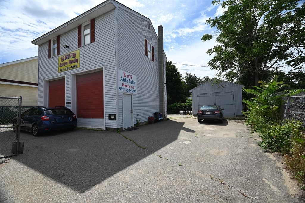 39 Wilbur St, Lowell MA 01851