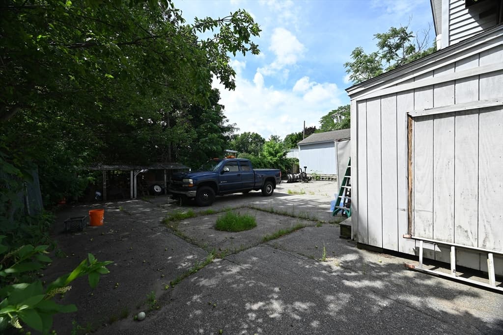 39 Wilbur St, Lowell MA 01851 photo 5