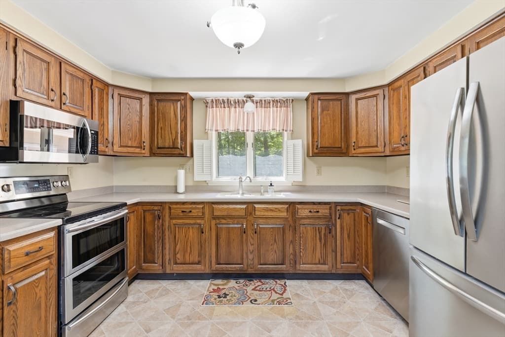 83 Stoney Hollow Rd, Tiverton RI 02878 photo 13