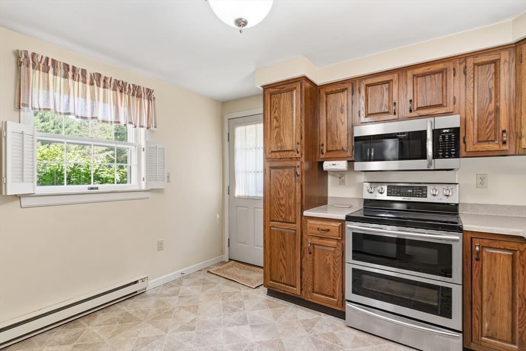 83 Stoney Hollow Rd, Tiverton RI 02878 photo 12
