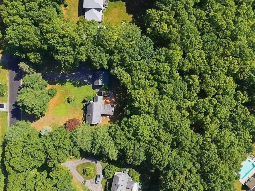83 Stoney Hollow Rd, Tiverton RI 02878 photo 3
