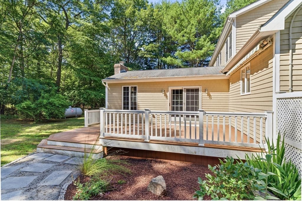 83 Stoney Hollow Rd, Tiverton RI 02878 photo 9