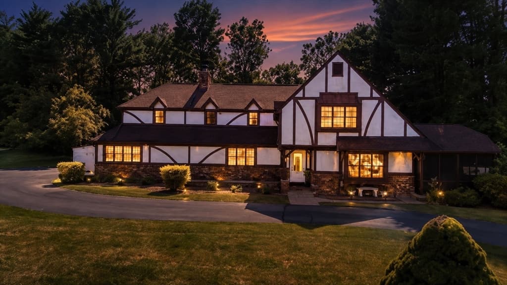 35 Cross Meadow Rd, East Longmeadow MA 01028