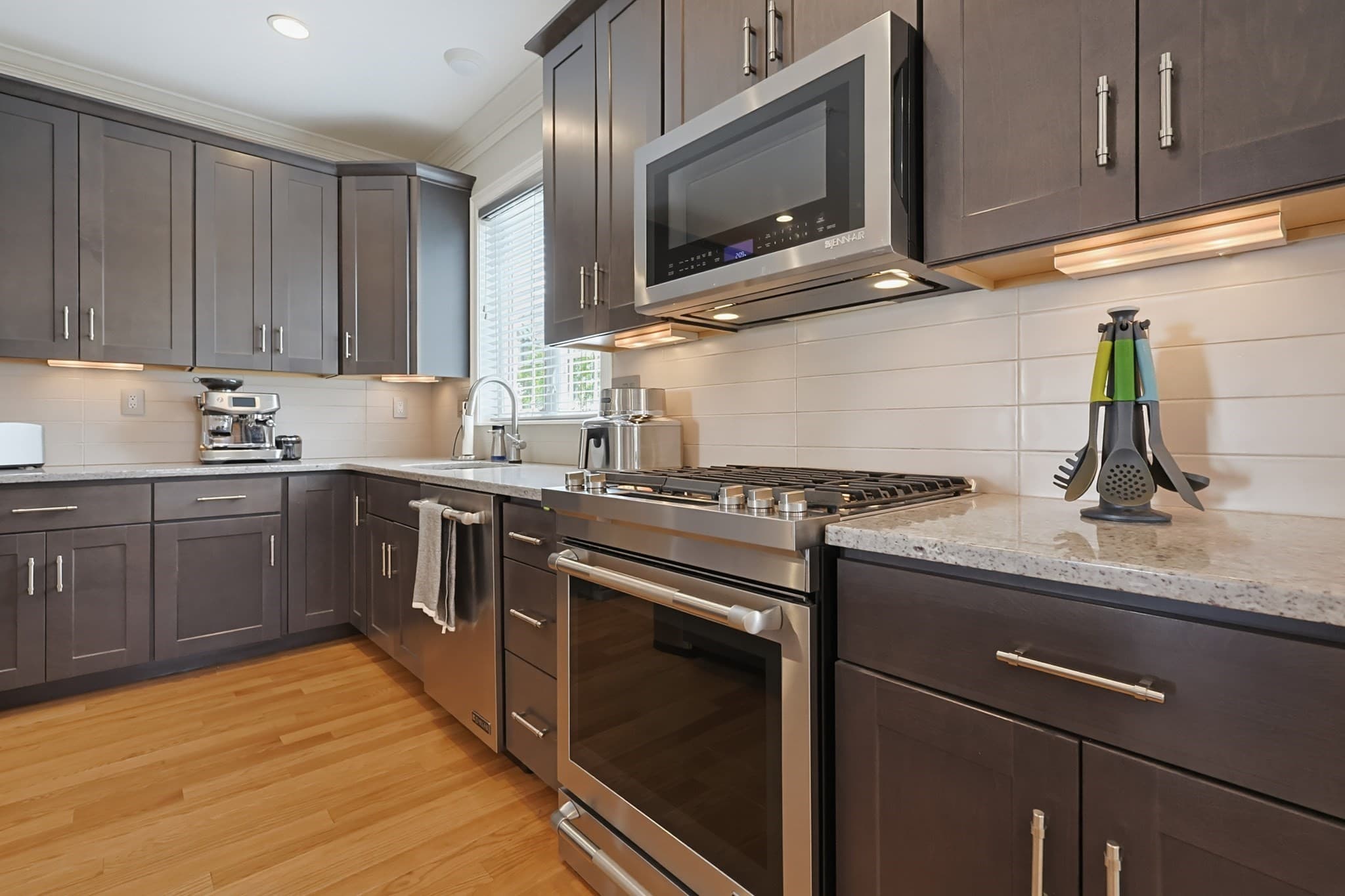 Condominium at 14 Clarks Hill Ln # 14, Framingham MA 01702, photo 7 of 38
