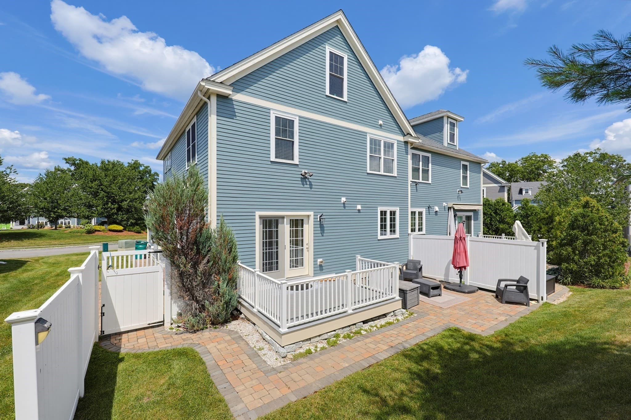 Condominium at 14 Clarks Hill Ln # 14, Framingham MA 01702, photo 32 of 38