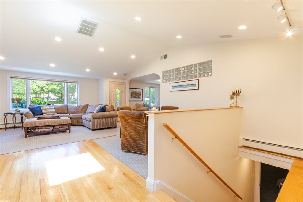 16 Leonard Rd, Sharon MA 02067 photo 11