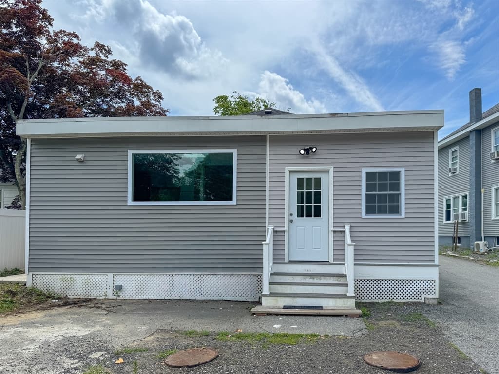 175 Wilbur Ave, Swansea MA 02777 photo 2