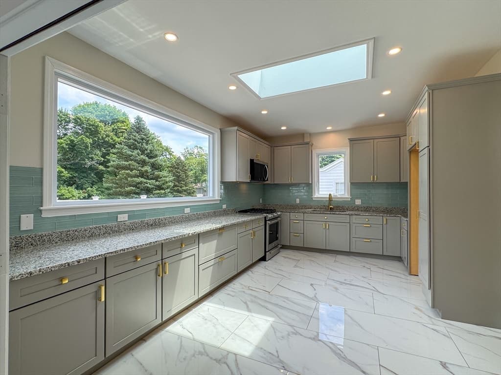 175 Wilbur Ave, Swansea MA 02777 photo 7