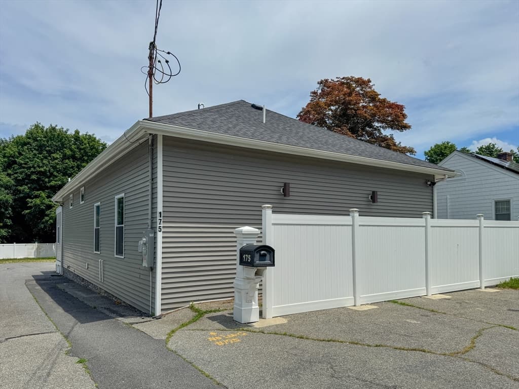 175 Wilbur Ave, Swansea MA 02777 photo 35
