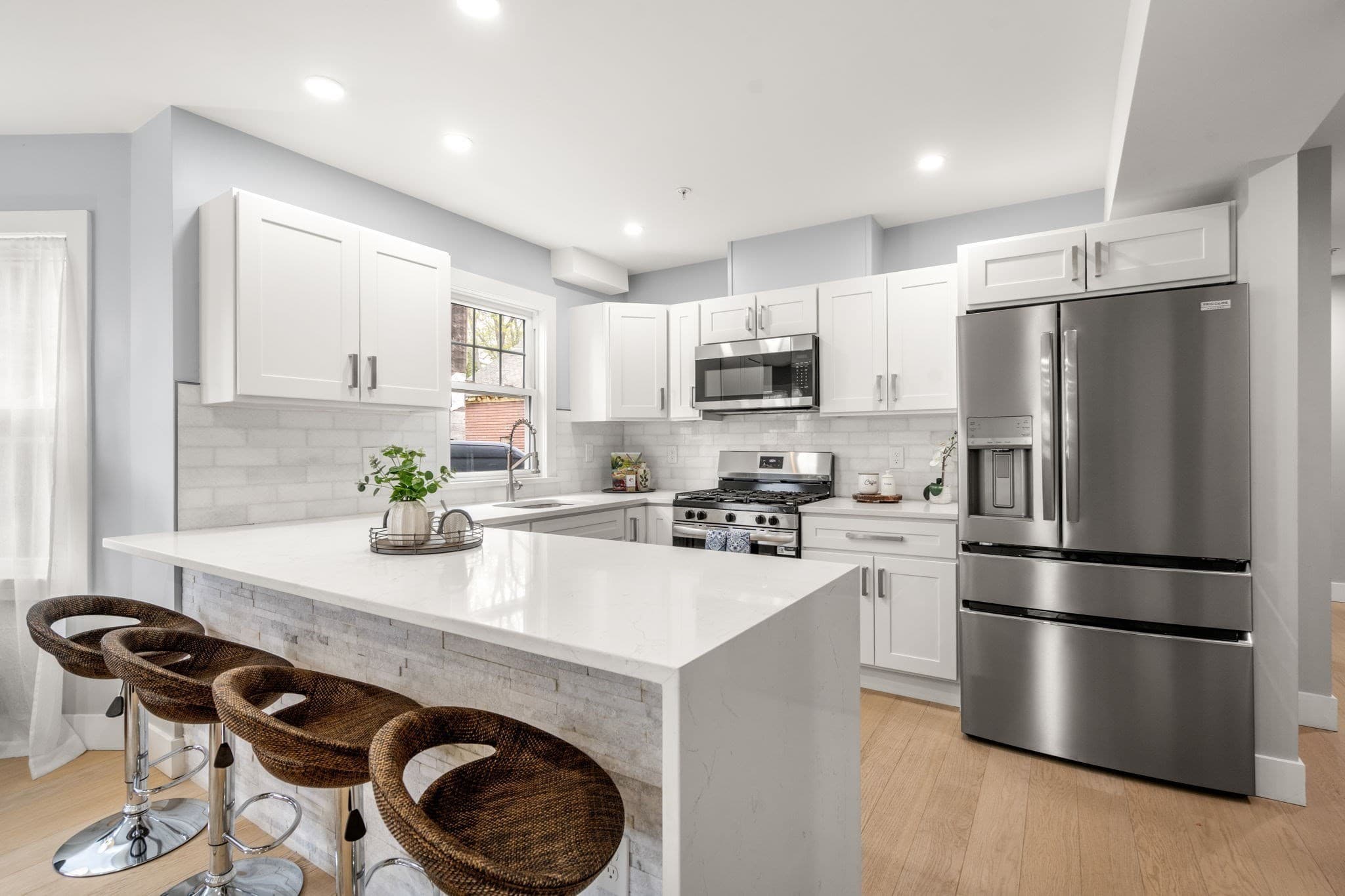 Condominium at 679 Columbia Road # 3, Boston MA 02125, photo 4 of 11