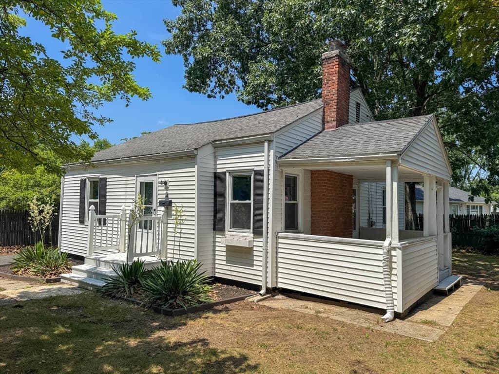 4 Wolfe St, Springfield MA 01020