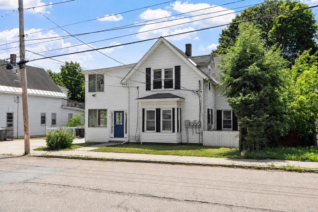 205 Pine St, Gardner MA 01440 photo 2