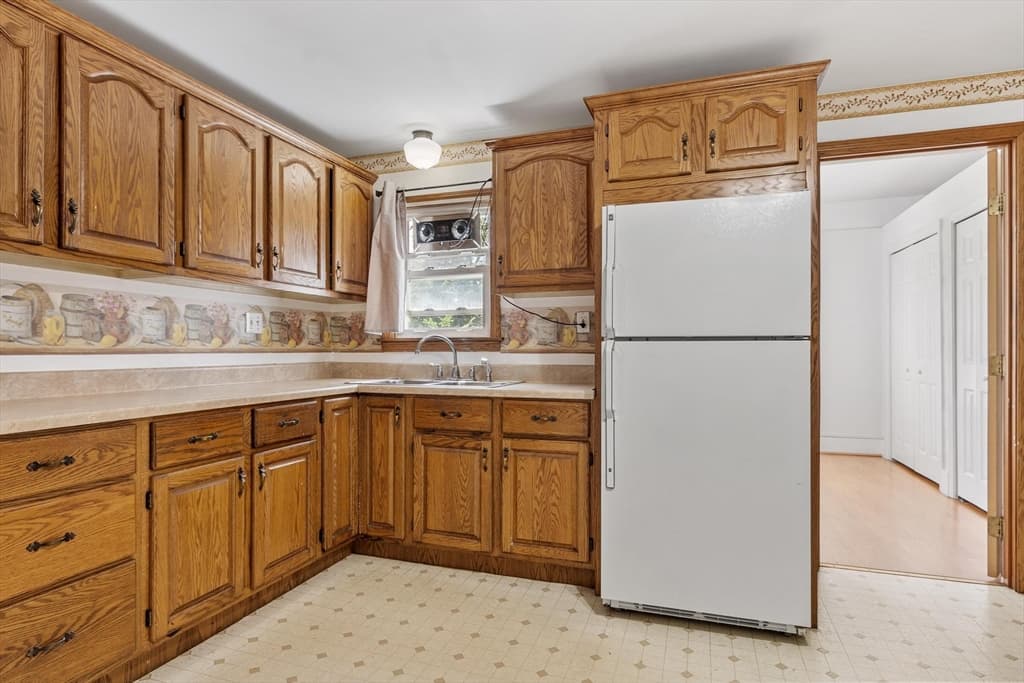 205 Pine St, Gardner MA 01440 photo 13