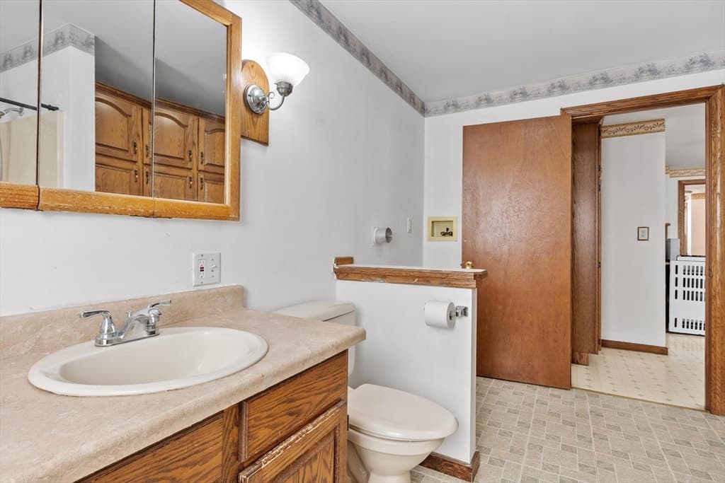 205 Pine St, Gardner MA 01440 photo 17