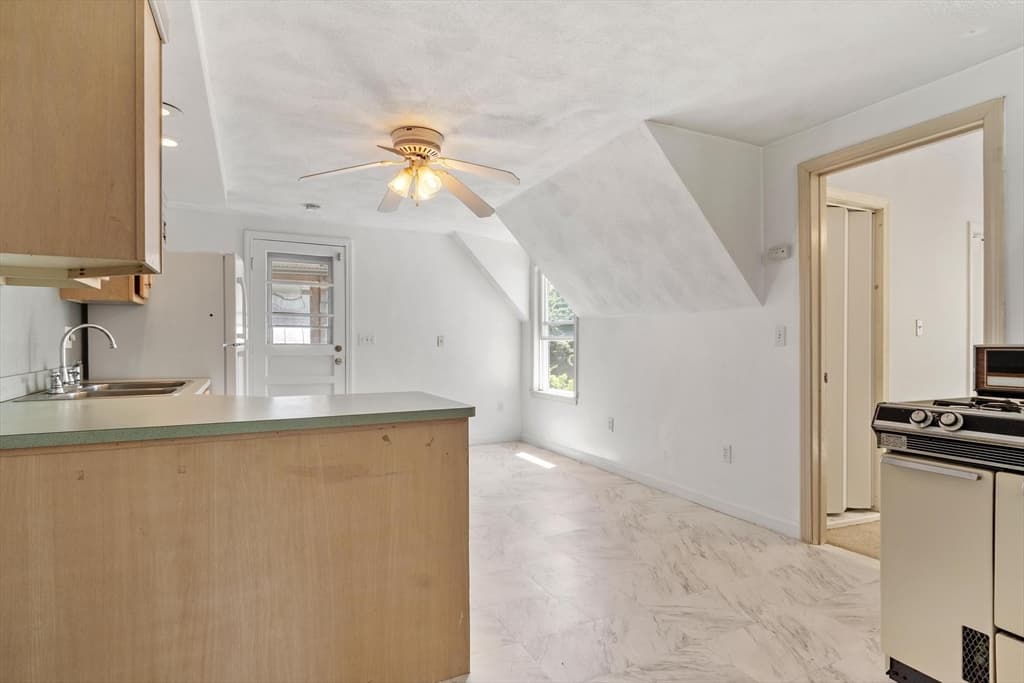 205 Pine St, Gardner MA 01440 photo 22