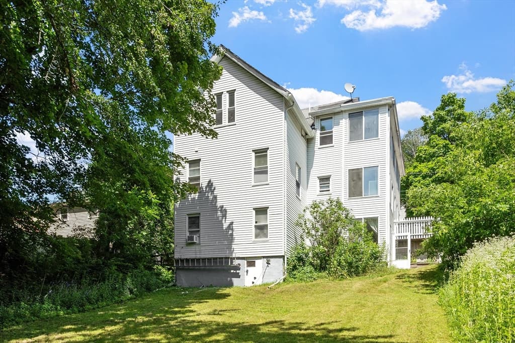 205 Pine St, Gardner MA 01440 photo 3