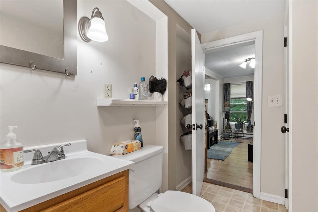 205 Pine St, Gardner MA 01440 photo 32