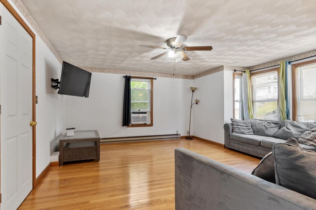 205 Pine St, Gardner MA 01440 photo 9