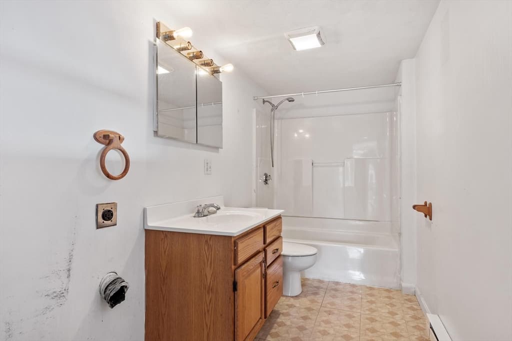 205 Pine St, Gardner MA 01440 photo 24